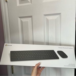 Microsoft Designer Bluetooth Wireless Keyboard and Mouse Bundle - Price is Firm